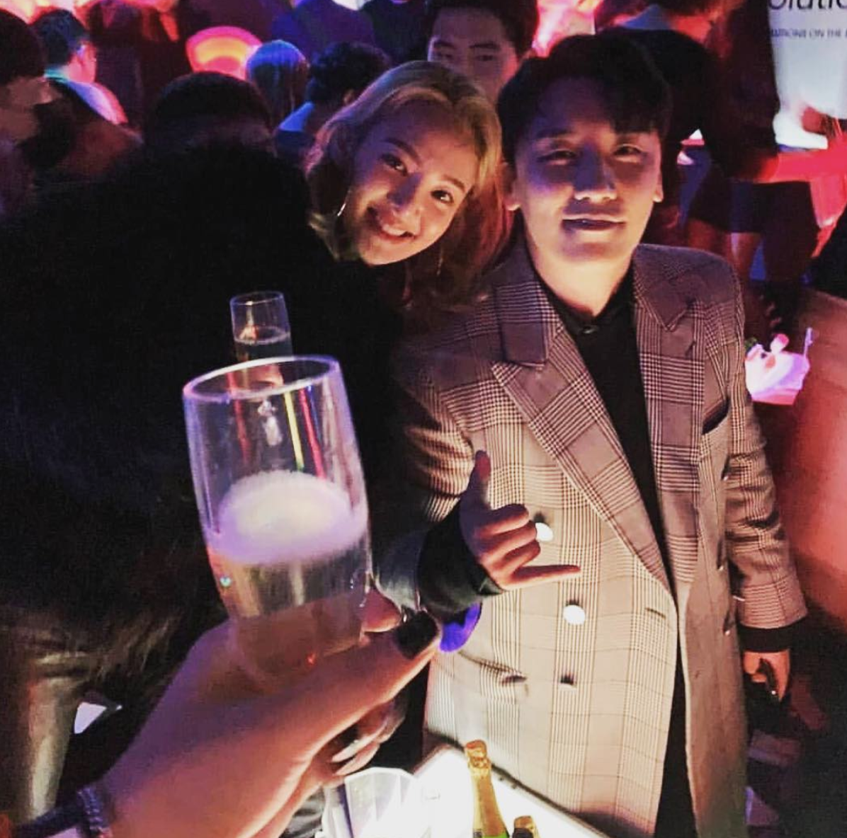Choáng với danh sách kết bạn tứ phương của thánh ngoại giao Seungri: Hàn, Trung, Nhật, Singapore... đến Việt Nam - Ảnh 7. Choáng với danh sách kết bạn tứ phương của thánh ngoại giao Seungri: Hàn, Trung, Nhật, Singapore... đến Việt Nam - Ảnh 7.
