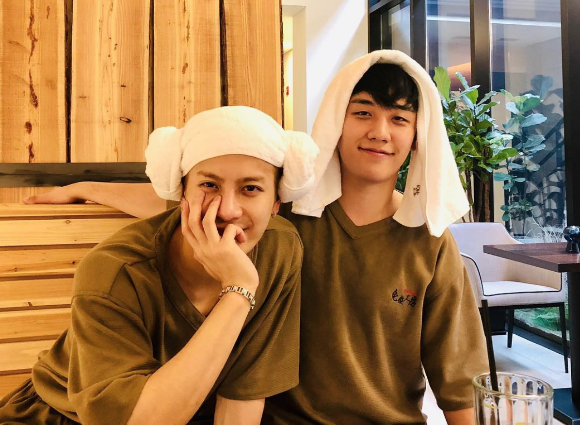 Choáng với danh sách kết bạn tứ phương của thánh ngoại giao Seungri: Hàn, Trung, Nhật, Singapore... đến Việt Nam - Ảnh 4. Choáng với danh sách kết bạn tứ phương của thánh ngoại giao Seungri: Hàn, Trung, Nhật, Singapore... đến Việt Nam - Ảnh 4.