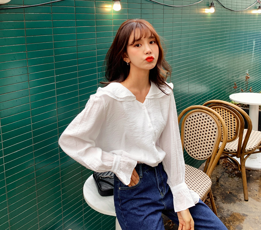 Áo cổ lá sen chính thức là tâm điểm mua sắm của chị em công sở năm nay - Ảnh 9. Áo cổ lá sen chính thức là tâm điểm mua sắm của chị em công sở năm nay - Ảnh 9.