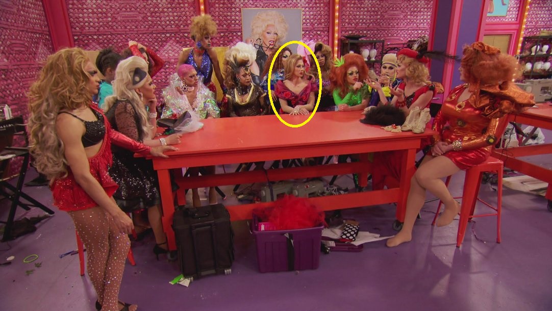 Minh Tuyết chính là nguồn cảm hứng hóa trang của thí sinh người Việt tại show Drag Queen - Ảnh 10. Minh Tuyết chính là nguồn cảm hứng hóa trang của thí sinh người Việt tại show Drag Queen - Ảnh 10.