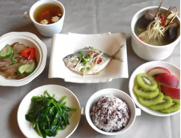 Ph&ugrave;ng Thiệu Phong tiết lộ t&igrave;nh h&igrave;nh Triệu Lệ Dĩnh sau sinh: Bỗng trở n&ecirc;n dễ x&uacute;c động, thường xuy&ecirc;n kh&oacute;c - Ảnh 2.