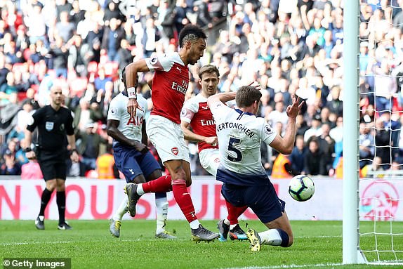 Drama cực mạnh ở những phút cuối trận đấu nhiều thù hận giữa Tottenham và Arsenal - Ảnh 3.