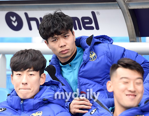 Không thi đấu, Công Phượng vẫn chiếm spotlight ngày Incheon United ra quân K.League - Ảnh 4.