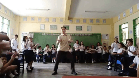 Thầy giáo nhảy cover ca khúc của MOMOLAND sexy và chất không kém bản gốc khiến đám học sinh phát cuồng - Ảnh 4.