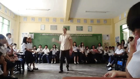 Thầy giáo nhảy cover ca khúc của MOMOLAND sexy và chất không kém bản gốc khiến đám học sinh phát cuồng - Ảnh 5.