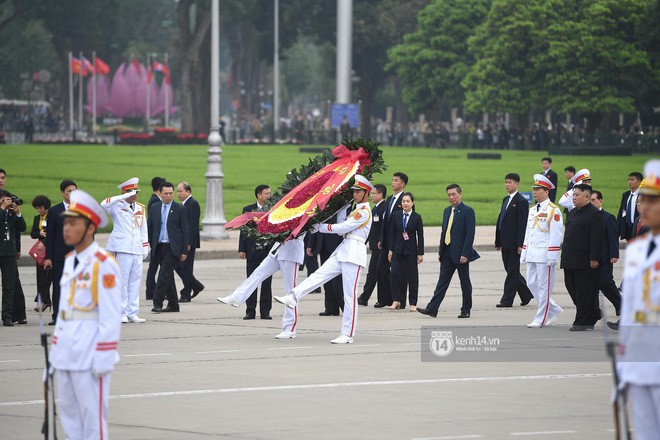 Chủ tịch Triều Tiên Kim Jong-un đến viếng đài tưởng niệm các Anh hùng, Liệt sĩ và lăng Chủ tịch Hồ Chí Minh - Ảnh 15.