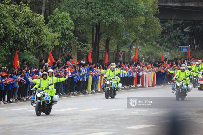 Ông Kim Jong-un vẫy tay tạm biệt và cảm ơn Việt Nam, lên tàu bọc thép trở về Triều Tiên - Ảnh 28.