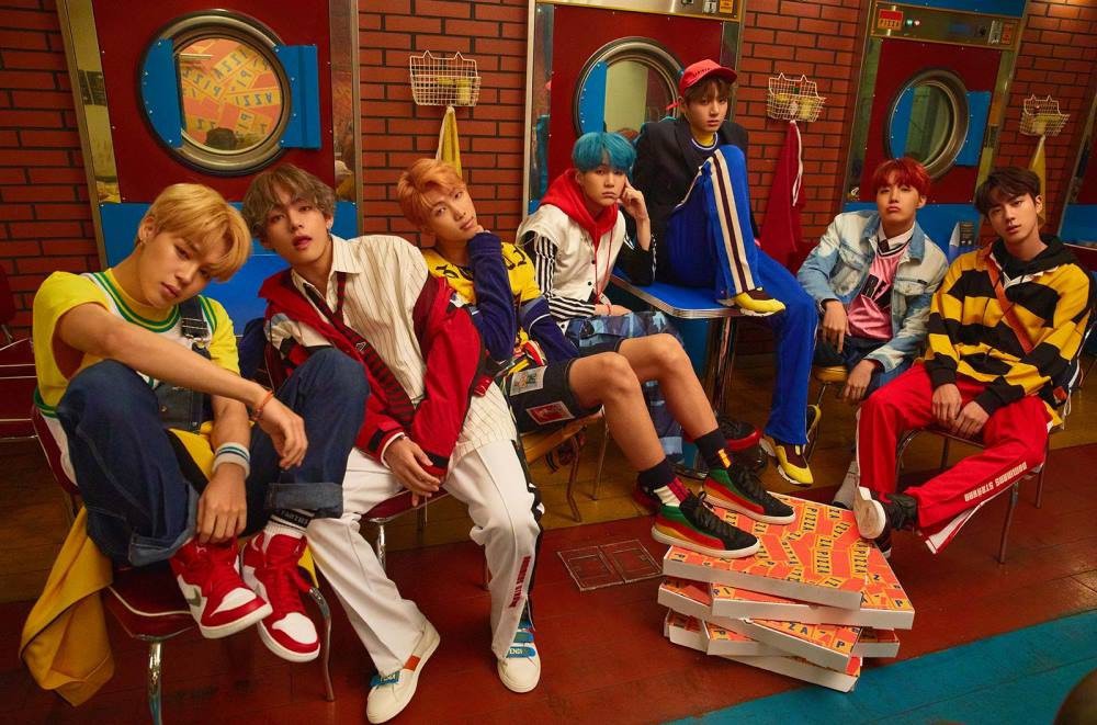 Nhìn con số này để thấy chỉ trong 3 năm, một tay BTS đã dựng nên cả “đế chế” Big Hit như thế nào - Ảnh 3. Nhìn con số này để thấy chỉ trong 3 năm, một tay BTS đã dựng nên cả “đế chế” Big Hit như thế nào - Ảnh 3.