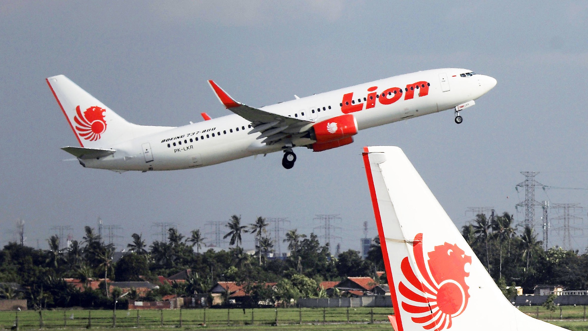 Tiết lộ sốc: Máy bay bị rơi của Lion Air đã gặp sự cố nguy hiểm 1 ngày trước khi thảm kịch xảy ra - Ảnh 1. Tiết lộ sốc: Máy bay bị rơi của Lion Air đã gặp sự cố nguy hiểm 1 ngày trước khi thảm kịch xảy ra - Ảnh 1.