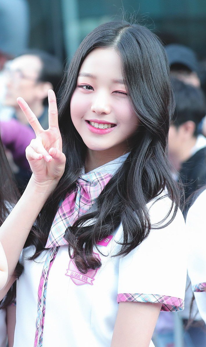 BXH idol nữ đẹp nhất ngoài đời do chính thần tượng bình chọn: Black Pink và Yoona xuất sắc, nhưng hạng 1 mới bất ngờ - Ảnh 8. BXH idol nữ đẹp nhất ngoài đời do chính thần tượng bình chọn: Black Pink và Yoona xuất sắc, nhưng hạng 1 mới bất ngờ - Ảnh 8.