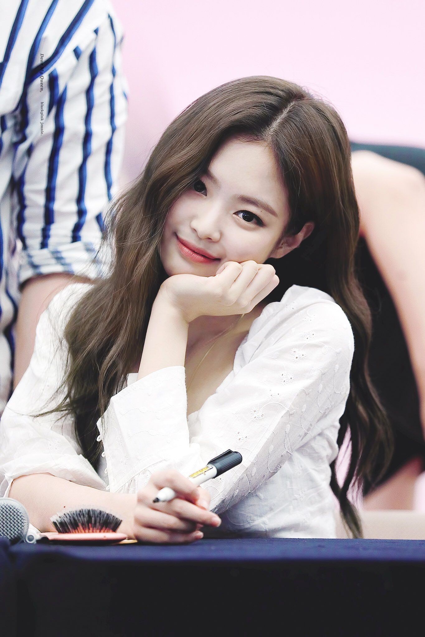 BXH idol nữ đẹp nhất ngoài đời do chính thần tượng bình chọn: Black Pink và Yoona xuất sắc, nhưng hạng 1 mới bất ngờ - Ảnh 14. BXH idol nữ đẹp nhất ngoài đời do chính thần tượng bình chọn: Black Pink và Yoona xuất sắc, nhưng hạng 1 mới bất ngờ - Ảnh 14.