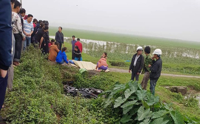 Hà Nội: Bàng hoàng phát hiện thi thể nam thanh niên có thương tích trên mặt, nằm cạnh xe máy - Ảnh 1. Hà Nội: Bàng hoàng phát hiện thi thể nam thanh niên có thương tích trên mặt, nằm cạnh xe máy - Ảnh 1.
