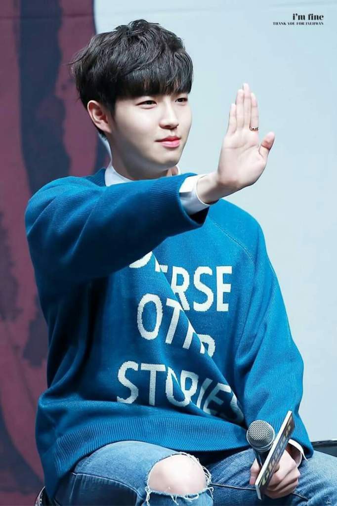 Thành viên Wanna One sau tan rã: Ai cũng có nơi có chốn, riêng “center quốc dân” đã lận đận còn bị vạ lây từ scandal Seungri - Ảnh 9. Thành viên Wanna One sau tan rã: Ai cũng có nơi có chốn, riêng “center quốc dân” đã lận đận còn bị vạ lây từ scandal Seungri - Ảnh 9.