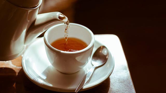 WHO: Uống trà quá nóng làm tăng nguy cơ ung thư và đây là nhiệt độ nên dùng - Ảnh 2.