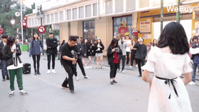 Năm 2019 rồi, chỉ cần smartphone là có thể quay video nhảy cover K-Pop in Public ngon lành - Ảnh 2.