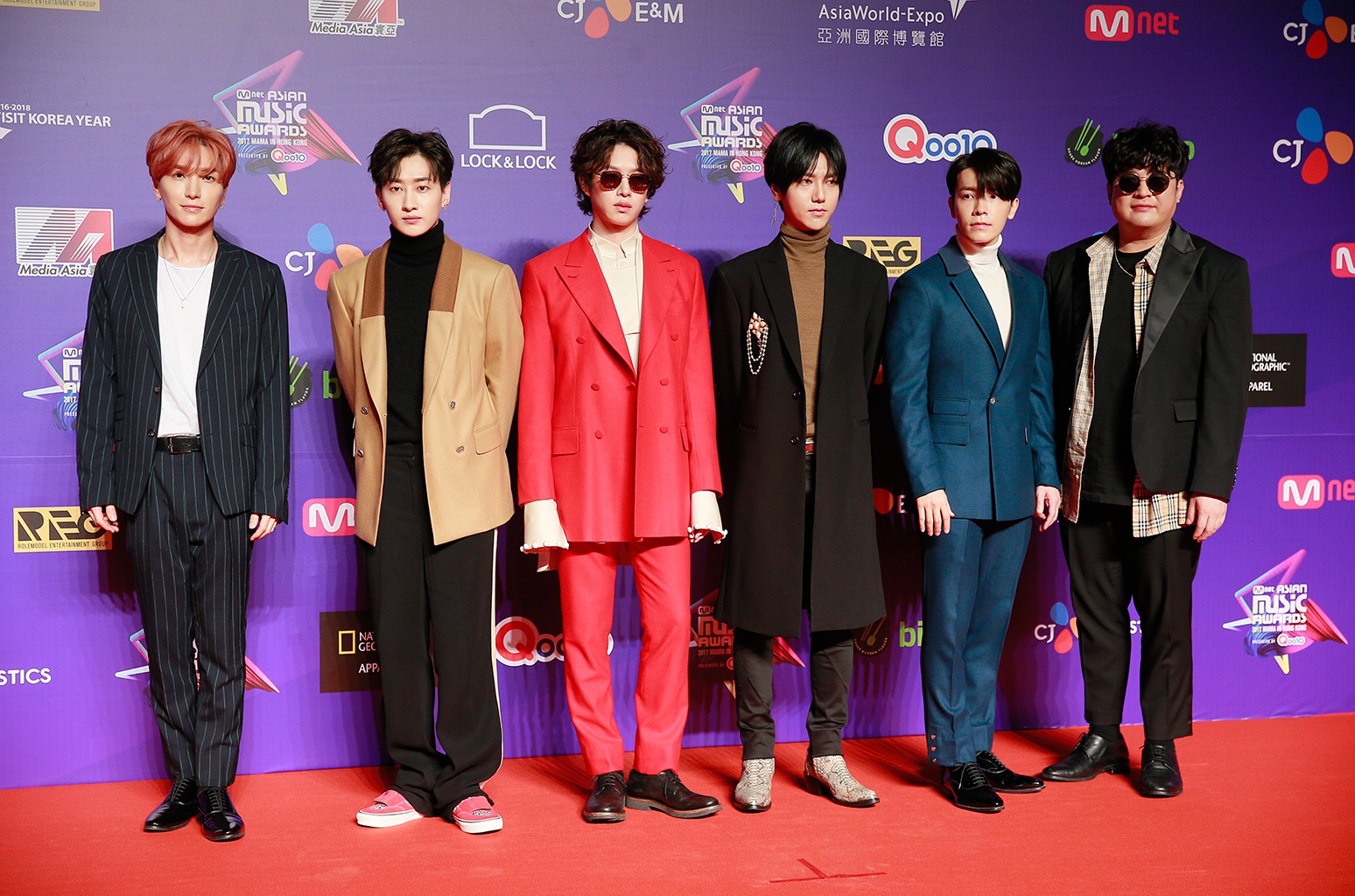 Con ghẻ quốc dân, con cưng quốc tế” - ai là người nắm danh hiệu “bất đắc dĩ” này trong Kpop? - Ảnh 1. Con ghẻ quốc dân, con cưng quốc tế” - ai là người nắm danh hiệu “bất đắc dĩ” này trong Kpop? - Ảnh 1.