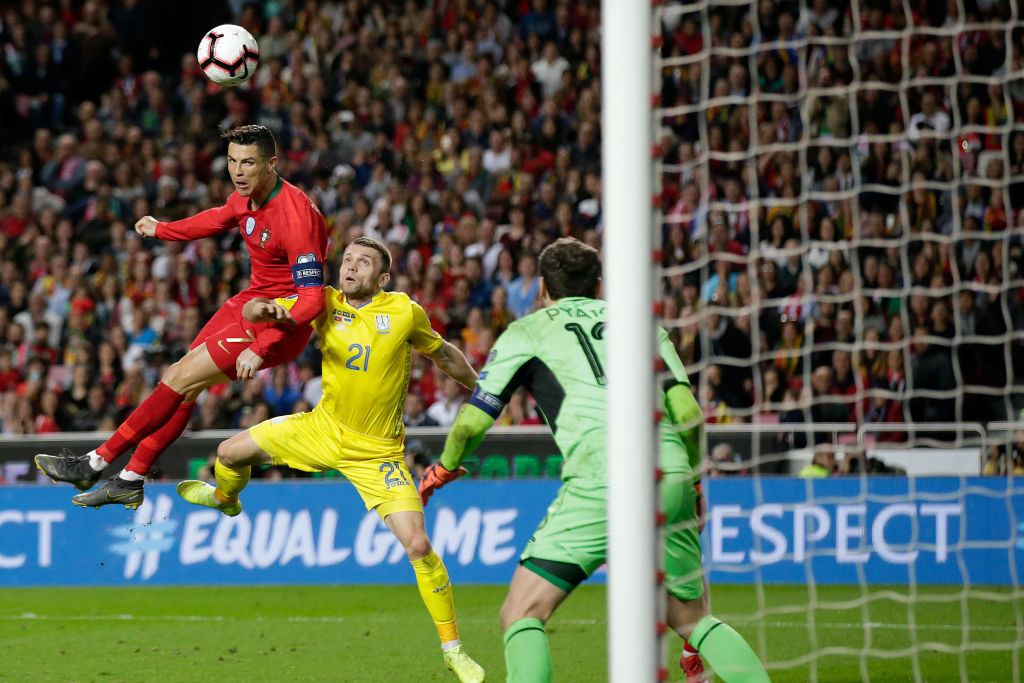 Messi, Ronaldo làm gì cũng có nhau: Cùng bị loại khỏi World Cup trong một ngày, giờ đây lại rủ nhau nếm trái đắng ở trận đầu tái xuất - Ảnh 9. Messi, Ronaldo làm gì cũng có nhau: Cùng bị loại khỏi World Cup trong một ngày, giờ đây lại rủ nhau nếm trái đắng ở trận đầu tái xuất - Ảnh 9.