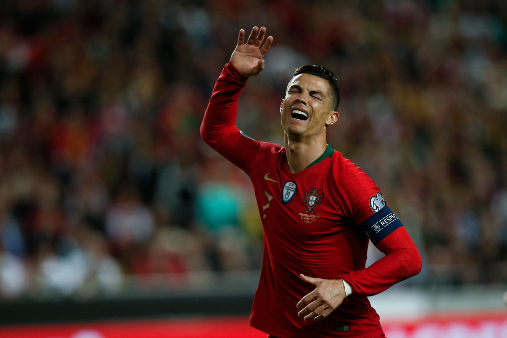 Messi, Ronaldo làm gì cũng có nhau: Cùng bị loại khỏi World Cup trong một ngày, giờ đây lại rủ nhau nếm trái đắng ở trận đầu tái xuất - Ảnh 10. Messi, Ronaldo làm gì cũng có nhau: Cùng bị loại khỏi World Cup trong một ngày, giờ đây lại rủ nhau nếm trái đắng ở trận đầu tái xuất - Ảnh 10.