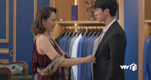 Mu&ocirc;n kiểu m&aacute;y bay b&agrave; gi&agrave; trong phim Việt: Số 1 c&ograve;n đang g&acirc;y n&aacute;o loạn m&agrave;n ảnh nhỏ - Ảnh 3.