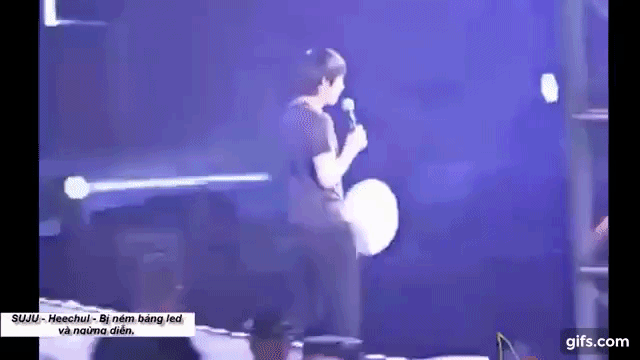 Khi idol là nghề nguy hiểm: Người bị chiếu laser vào mắt, kẻ suýt bị fan cuồng bắt cóc trước ngàn người - Ảnh 8.