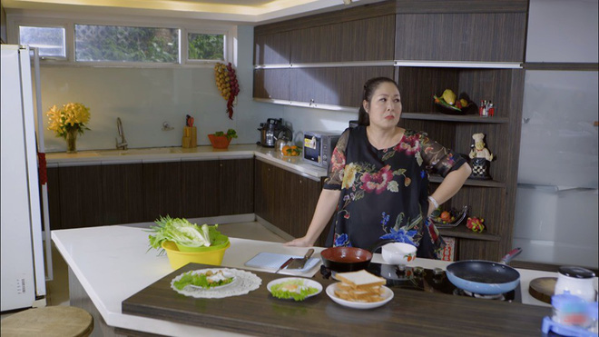 B&oacute; tay b&aacute;i phục với 4 cao chi&ecirc;u của c&aacute;c b&agrave; mẹ t&aacute;nh kỳ tr&ecirc;n m&agrave;n ảnh Việt - Ảnh 2.