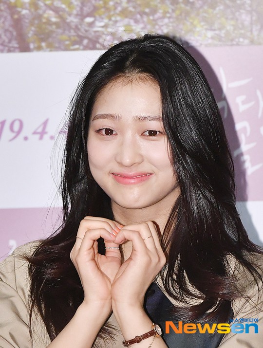 Sooyoung mời cả dàn mỹ nhân SNSD đến sự kiện: Taeyeon thảm họa, em út Seohyun đọ body siêu nuột với nữ diễn viên - Ảnh 22.