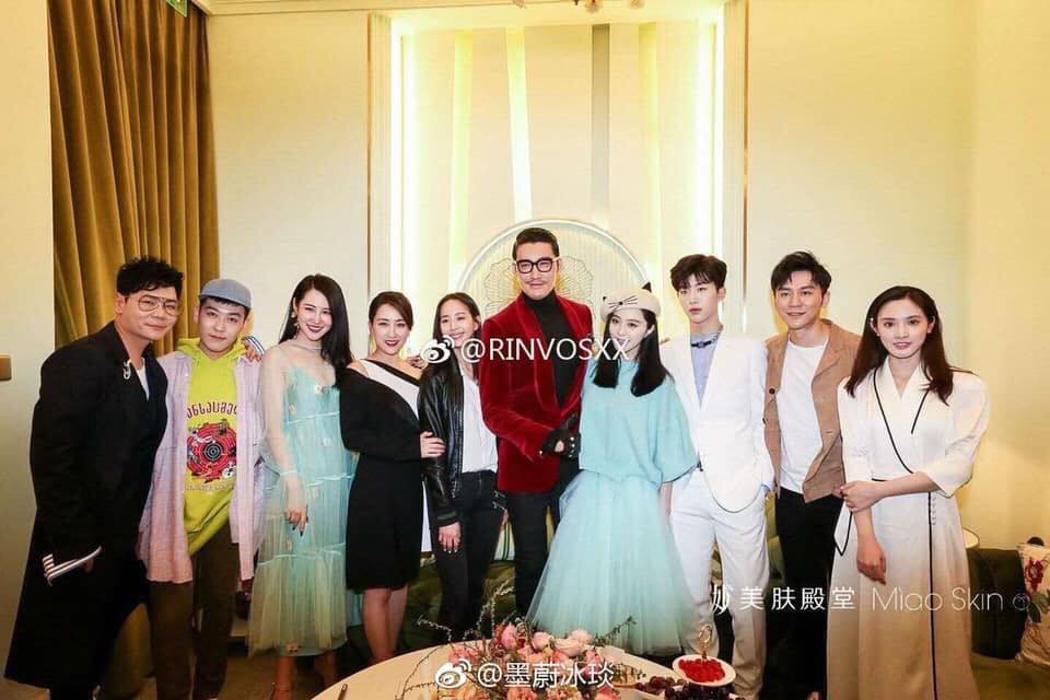 Phạm Băng Băng không dám lộ diện trong buổi khai trương thẩm mỹ viện vì đang mang thai đứa con đầu lòng với Lý Thần? - Ảnh 3. Phạm Băng Băng không dám lộ diện trong buổi khai trương thẩm mỹ viện vì đang mang thai đứa con đầu lòng với Lý Thần? - Ảnh 3.