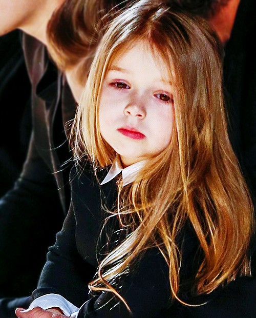 Những cô công chúa nổi tiếng nhà sao Hollywood ngày ấy nay đã lớn: Suri Cruise, Harper Beckham lột xác ngoạn mục - Ảnh 18.