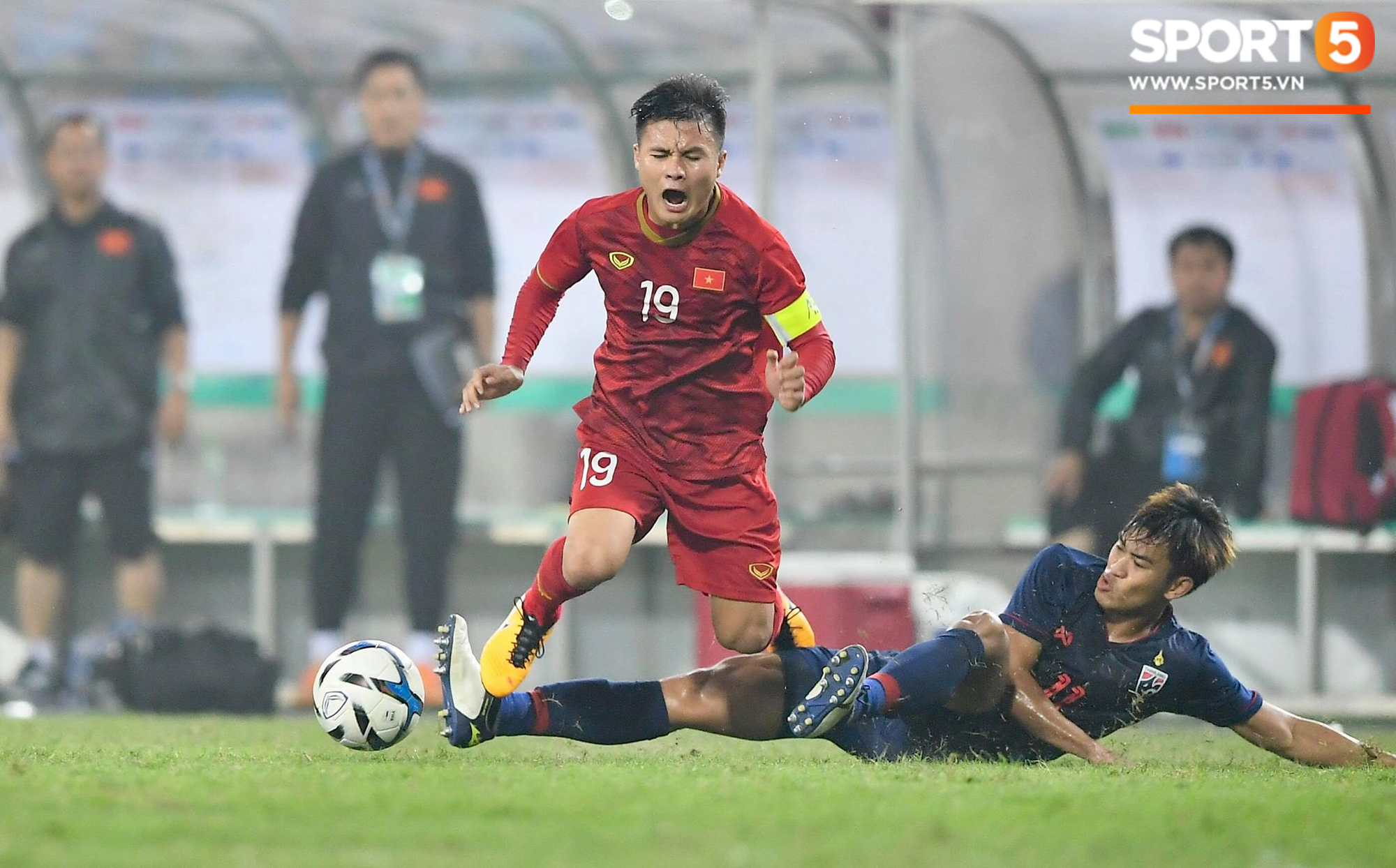 Những pha bóng quyết liệt giữa hai đội U23 Việt Nam và Thái Lan