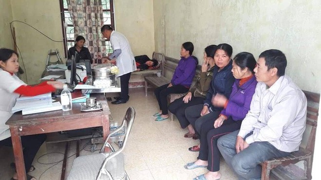 Gần 40 người ngộ độc sau bữa ăn giỗ của h&agrave;ng x&oacute;m - Ảnh 3.