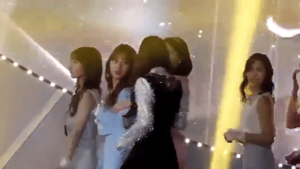 L&yacute; do khiến Lisa (Black Pink) trở th&agrave;nh em g&aacute;i quốc tế: Đẹp như b&uacute;p b&ecirc; sống, si&ecirc;u t&agrave;i năng nhưng gia thế mới g&acirc;y sốc - Ảnh 29.