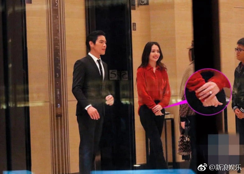 Bạn gái tin đồn của Seungri được con trai trùm showbiz Hong Kong cầu hôn, nhẫn kim cương khủng lộ diện - Ảnh 5. Bạn gái tin đồn của Seungri được con trai trùm showbiz Hong Kong cầu hôn, nhẫn kim cương khủng lộ diện - Ảnh 5.