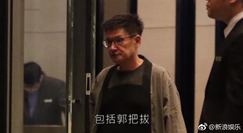 Bạn gái tin đồn của Seungri được con trai trùm showbiz Hong Kong cầu hôn, nhẫn kim cương khủng lộ diện - Ảnh 3. Bạn gái tin đồn của Seungri được con trai trùm showbiz Hong Kong cầu hôn, nhẫn kim cương khủng lộ diện - Ảnh 3.