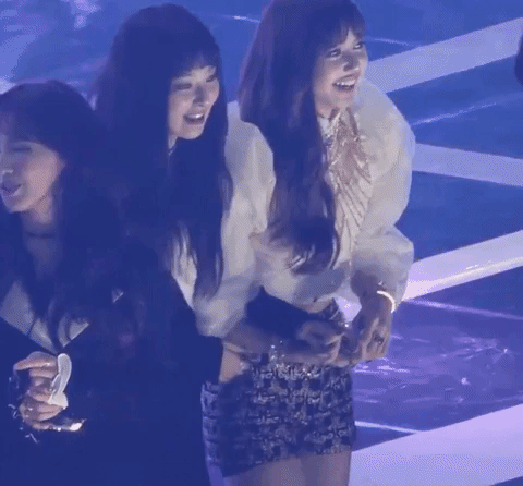 L&yacute; do khiến Lisa (Black Pink) trở th&agrave;nh em g&aacute;i quốc tế: Đẹp như b&uacute;p b&ecirc; sống, si&ecirc;u t&agrave;i năng nhưng gia thế mới g&acirc;y sốc - Ảnh 31.