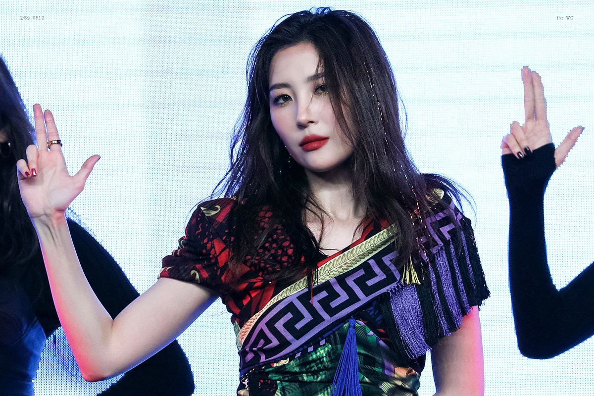 Ngất ngây với dàn “soái tỷ” Kpop: Ai cũng khí chất ngời ngời bảo sao fan nữ lại “say như điếu đổ” - Ảnh 11. Ngất ngây với dàn “soái tỷ” Kpop: Ai cũng khí chất ngời ngời bảo sao fan nữ lại “say như điếu đổ” - Ảnh 11.