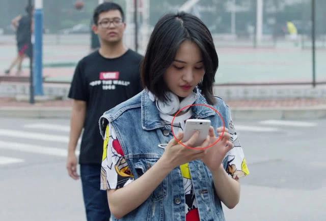 Chưa kịp chê diễn xuất đơ như tượng của Trịnh Sảng, khán giả phải ăn sạn theo kí từ Thanh Xuân Đấu! - Ảnh 1. Chưa kịp chê diễn xuất đơ như tượng của Trịnh Sảng, khán giả phải ăn sạn theo kí từ Thanh Xuân Đấu! - Ảnh 1.