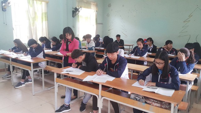 Vụ hàng trăm học sinh THPT tỉnh Quảng Ninh bất ngờ nghỉ học: Chưa tới một nửa học sinh quay lại trường - Ảnh 4.