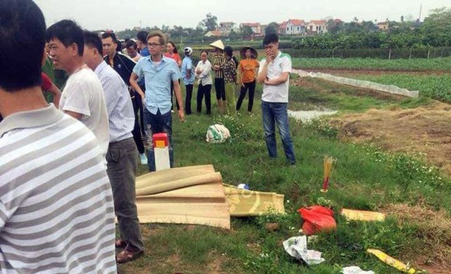 Tai nạn thương tâm: Chồng tử vong tại chỗ, vợ bị thương nguy kịch - Ảnh 1.