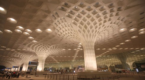 Sân bay ở Ấn Độ phải sơ tán vì bị dọa đánh bom - Ảnh 1.