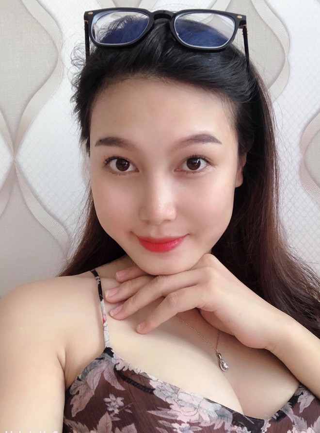 Chụp ảnh bên 5 đứa trẻ, bà mẹ 9x bỗng thành người mượn con hàng xóm câu like và sự thật đằng sau - Ảnh 2. Chụp ảnh bên 5 đứa trẻ, bà mẹ 9x bỗng thành người mượn con hàng xóm câu like và sự thật đằng sau - Ảnh 2.