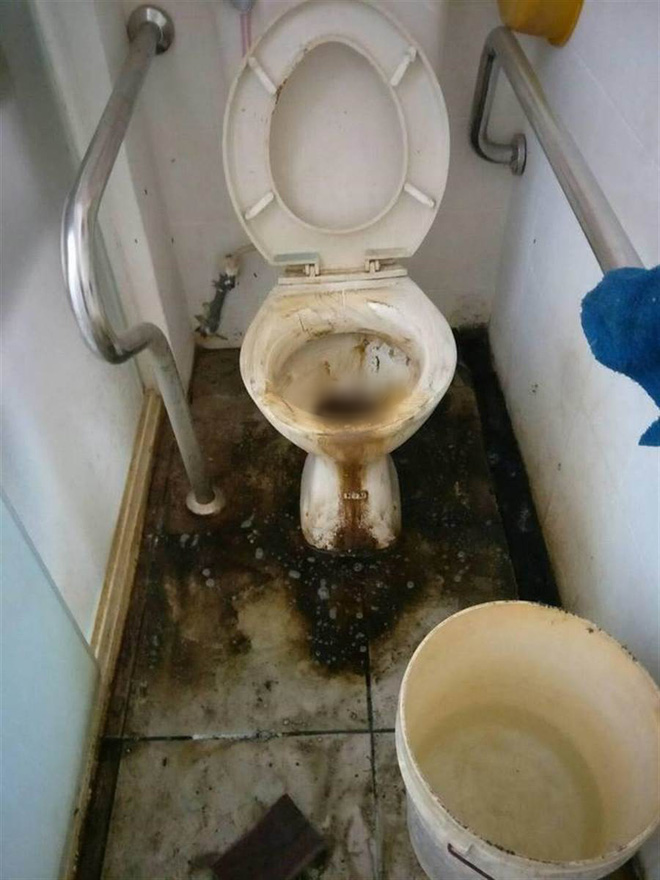 Tuyển tập ác mộng toilet trường học: Bẩn thỉu kinh hoàng, hỏng hóc ...