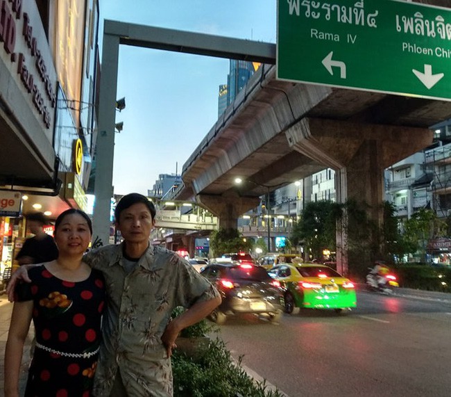 Trải nghiệm nhớ đời của cô gái để lạc mất bố giữa biển người Bangkok khi đưa gia đình sang Thái du lịch lần đầu tiên - Ảnh 5.