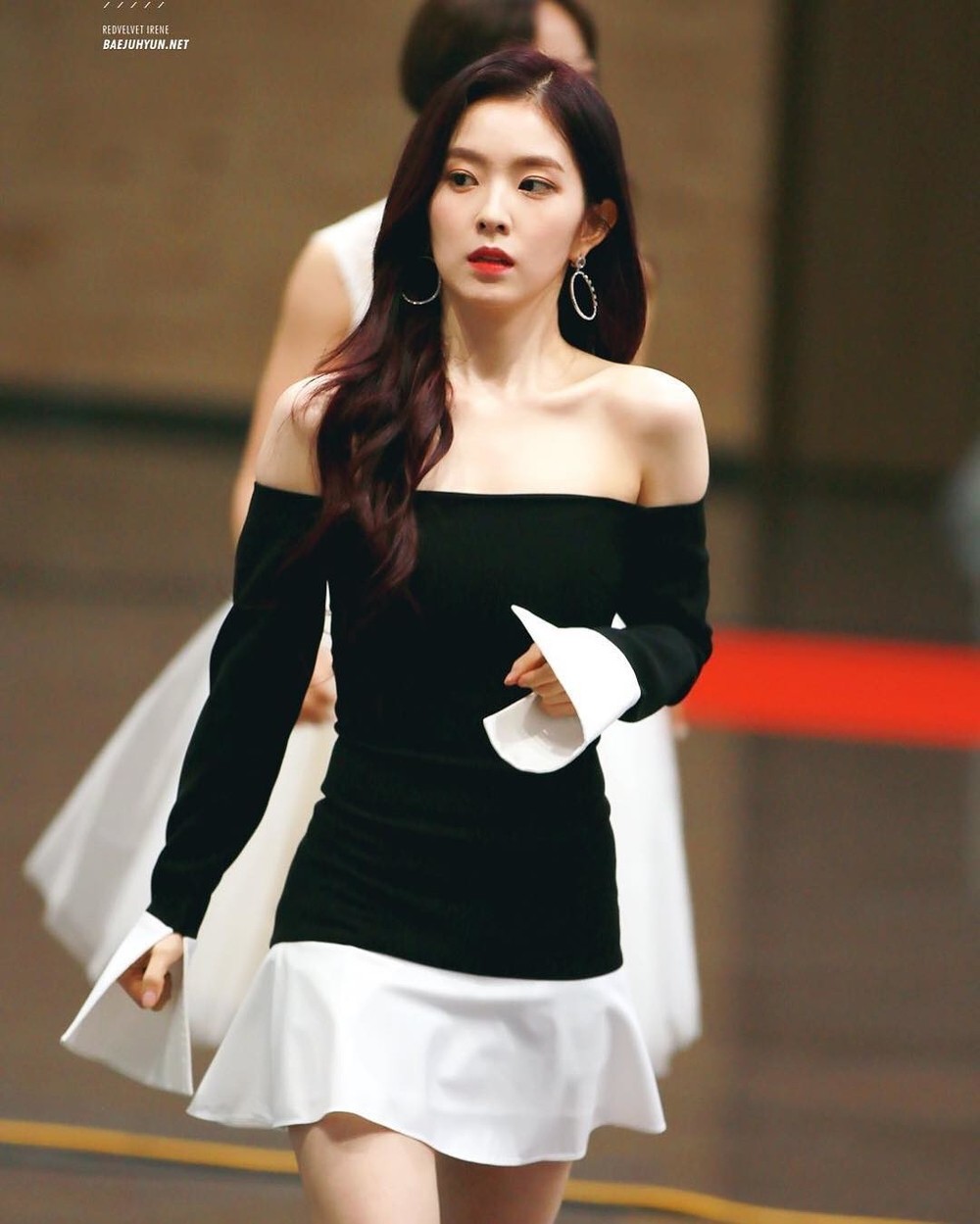 10 nữ idol Kpop sở hữu bờ vai cực phẩm: Bộ 3 nữ thần nhà YG, SM, TWICE đối đầu, nhưng số 9 mới bất ngờ - Ảnh 3. 10 nữ idol Kpop sở hữu bờ vai cực phẩm: Bộ 3 nữ thần nhà YG, SM, TWICE đối đầu, nhưng số 9 mới bất ngờ - Ảnh 3.