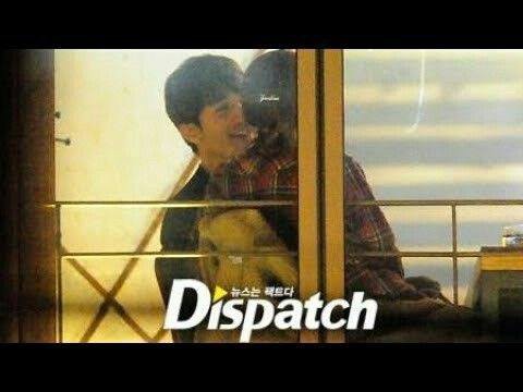 Náo loạn loạt tin tức Kbiz siêu nóng: Lee Dong Wook - Song Ji Hyo hẹn hò, lộ ảnh G-Dragon gặp Sơn Tùng trong quân ngũ - Ảnh 2.