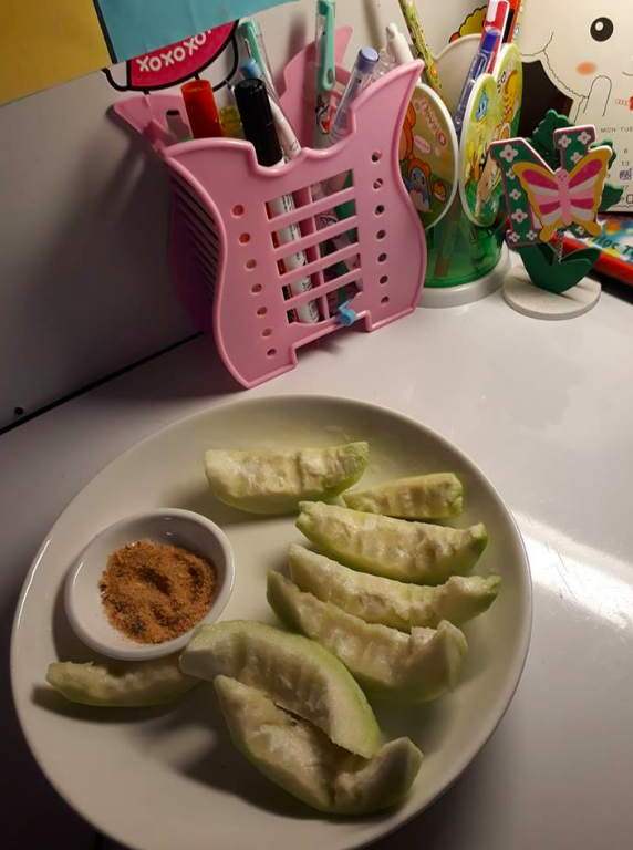 Yêu nhau không nhất thiết phải chung sở thích: Người thích ăn vỏ, người thích ăn hạt ổi chính ra lại hay! - Ảnh 2.