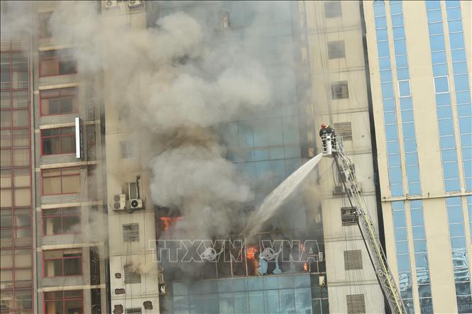 Hỏa hoạn làm 26 người thiệt mạng: Bangladesh bắt giữ các chủ sở hữu tòa nhà FR Tower - Ảnh 1. Hỏa hoạn làm 26 người thiệt mạng: Bangladesh bắt giữ các chủ sở hữu tòa nhà FR Tower - Ảnh 1.