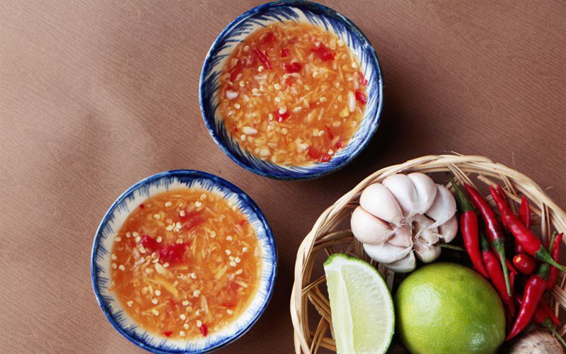 Điểm qua một loạt những món nước chấm phổ biến của người Việt mới thấy cả một bầu trời nghệ  thuật - Ảnh 3.