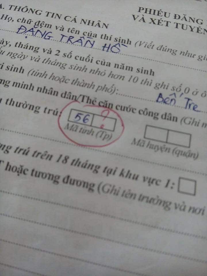 Hội những người dành cả thanh xuân để viết hồ sơ thi Đại học: Sai 1 dấu chấm cũng vứt cả bộ hồ sơ! - Ảnh 2. Hội những người dành cả thanh xuân để viết hồ sơ thi Đại học: Sai 1 dấu chấm cũng vứt cả bộ hồ sơ! - Ảnh 2.
