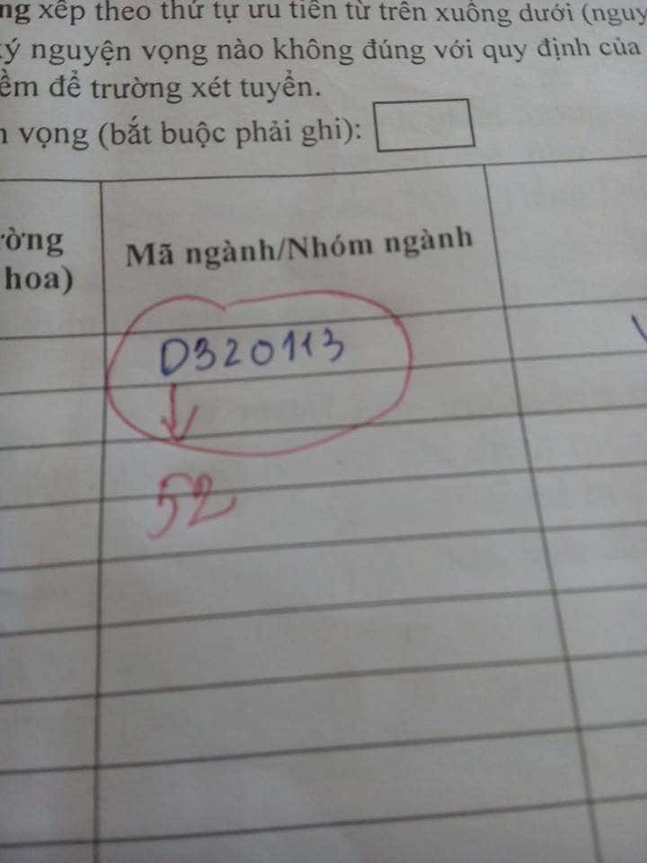 Hội những người dành cả thanh xuân để viết hồ sơ thi Đại học: Sai 1 dấu chấm cũng vứt cả bộ hồ sơ! - Ảnh 7. Hội những người dành cả thanh xuân để viết hồ sơ thi Đại học: Sai 1 dấu chấm cũng vứt cả bộ hồ sơ! - Ảnh 7.