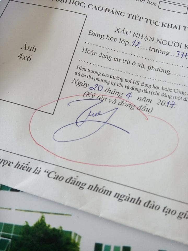 Hội những người dành cả thanh xuân để viết hồ sơ thi Đại học: Sai 1 dấu chấm cũng vứt cả bộ hồ sơ! - Ảnh 9. Hội những người dành cả thanh xuân để viết hồ sơ thi Đại học: Sai 1 dấu chấm cũng vứt cả bộ hồ sơ! - Ảnh 9.